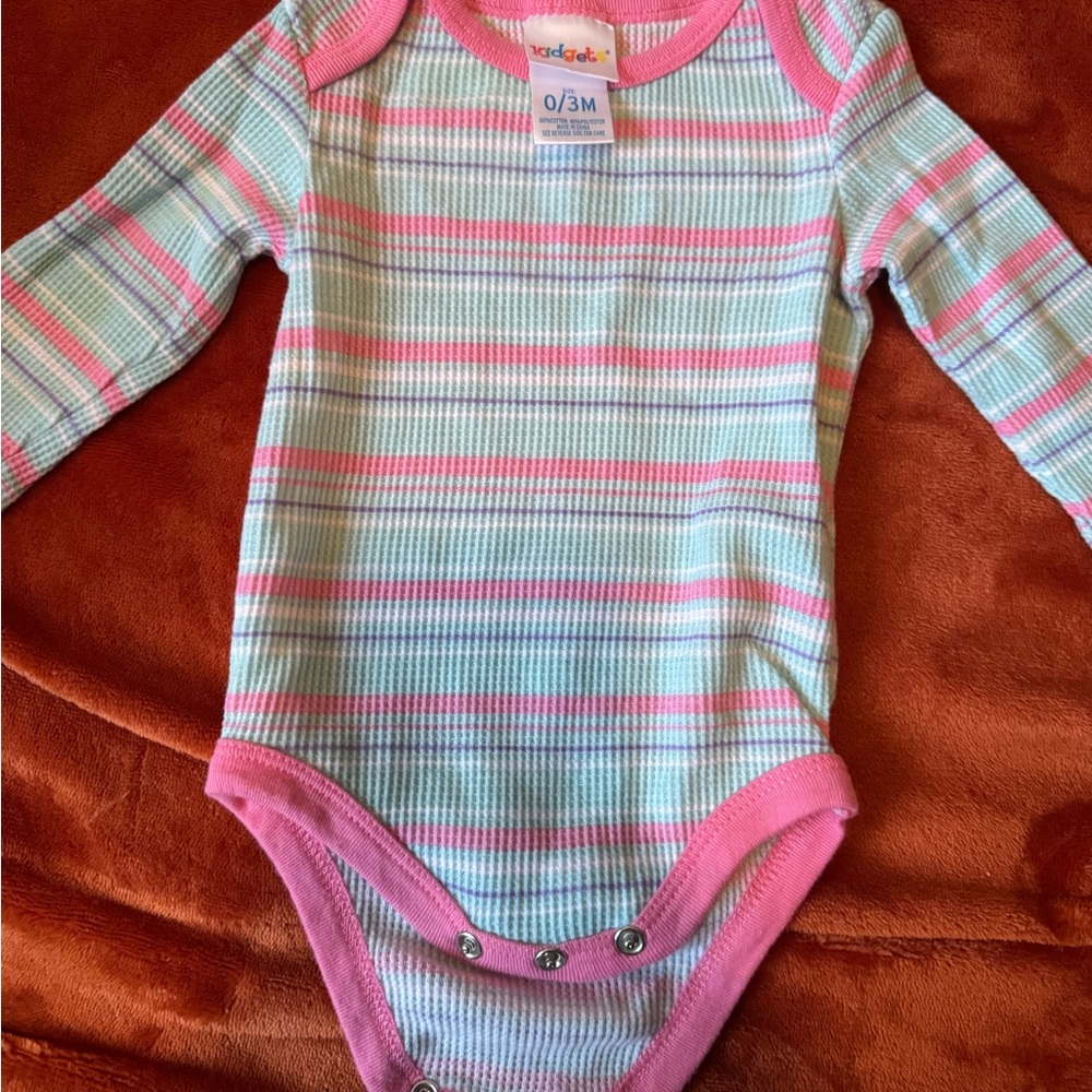 Assorted Kids One Pieces Set - Picture 7 of 11
